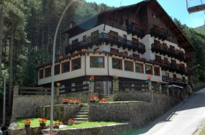 Hotel Garnì Mille Pini